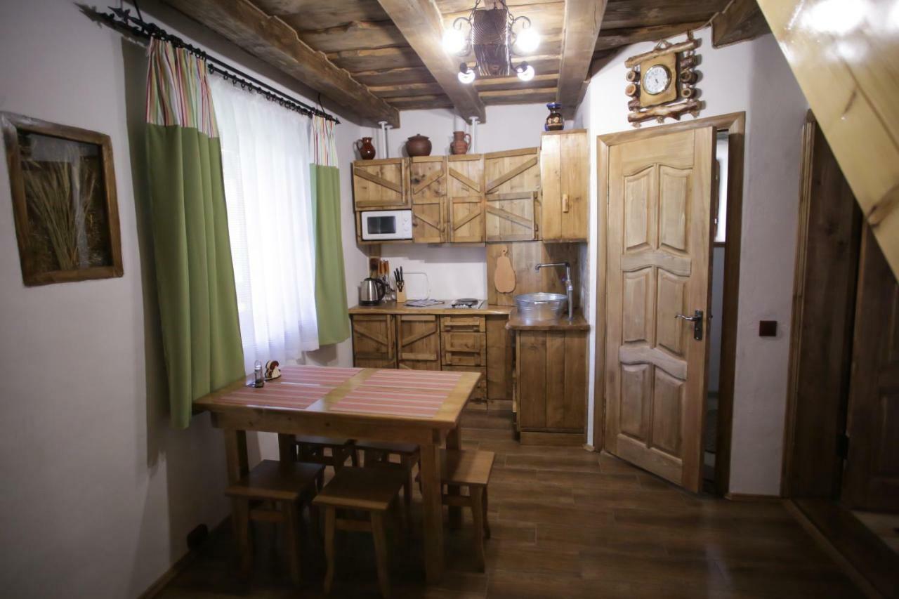 Villa Еко Дім З Соломи Solochyn Exterior foto